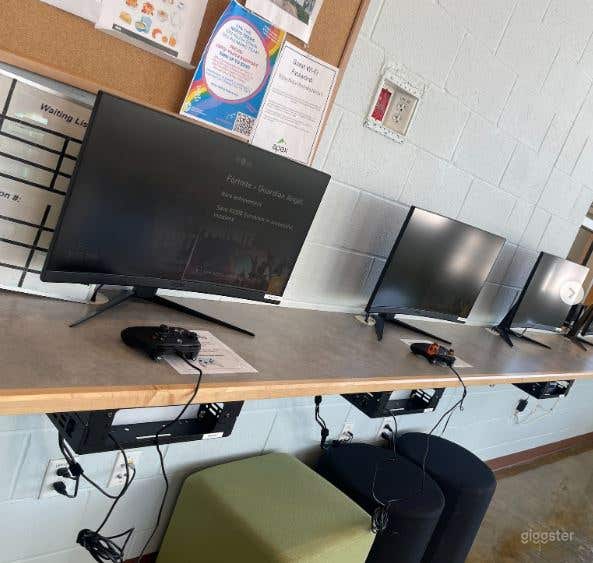 Teen Center Party Room Photo 4