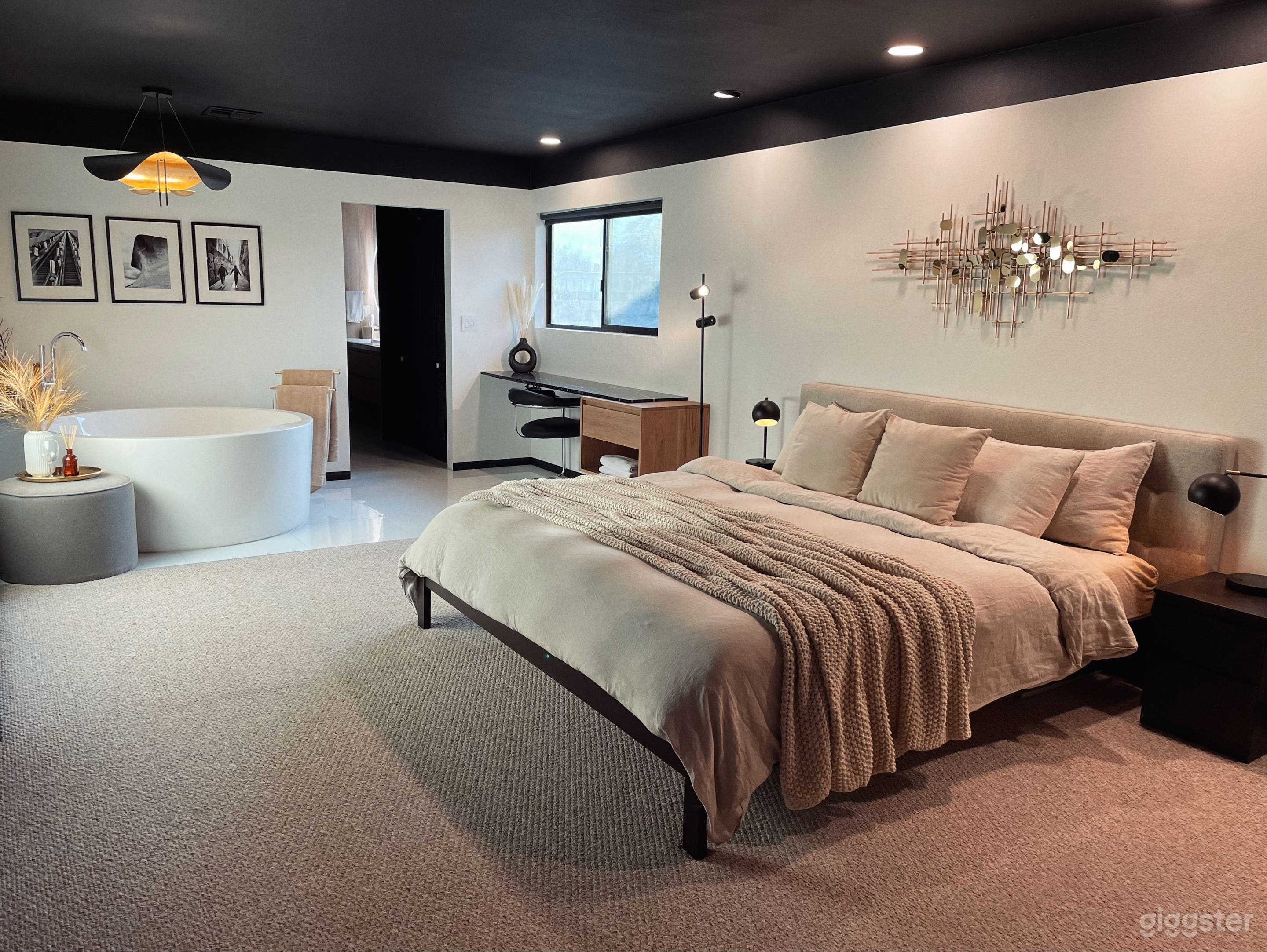 Modern Designer Home with Luxe Master Suite, Pool &amp; Artistic Photo 4