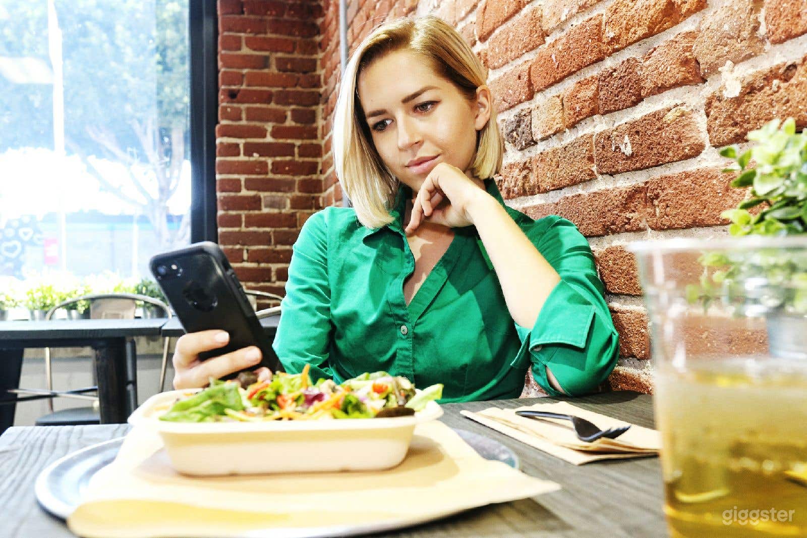 Cute Cafe in the heart of East Hollywood Photo 1