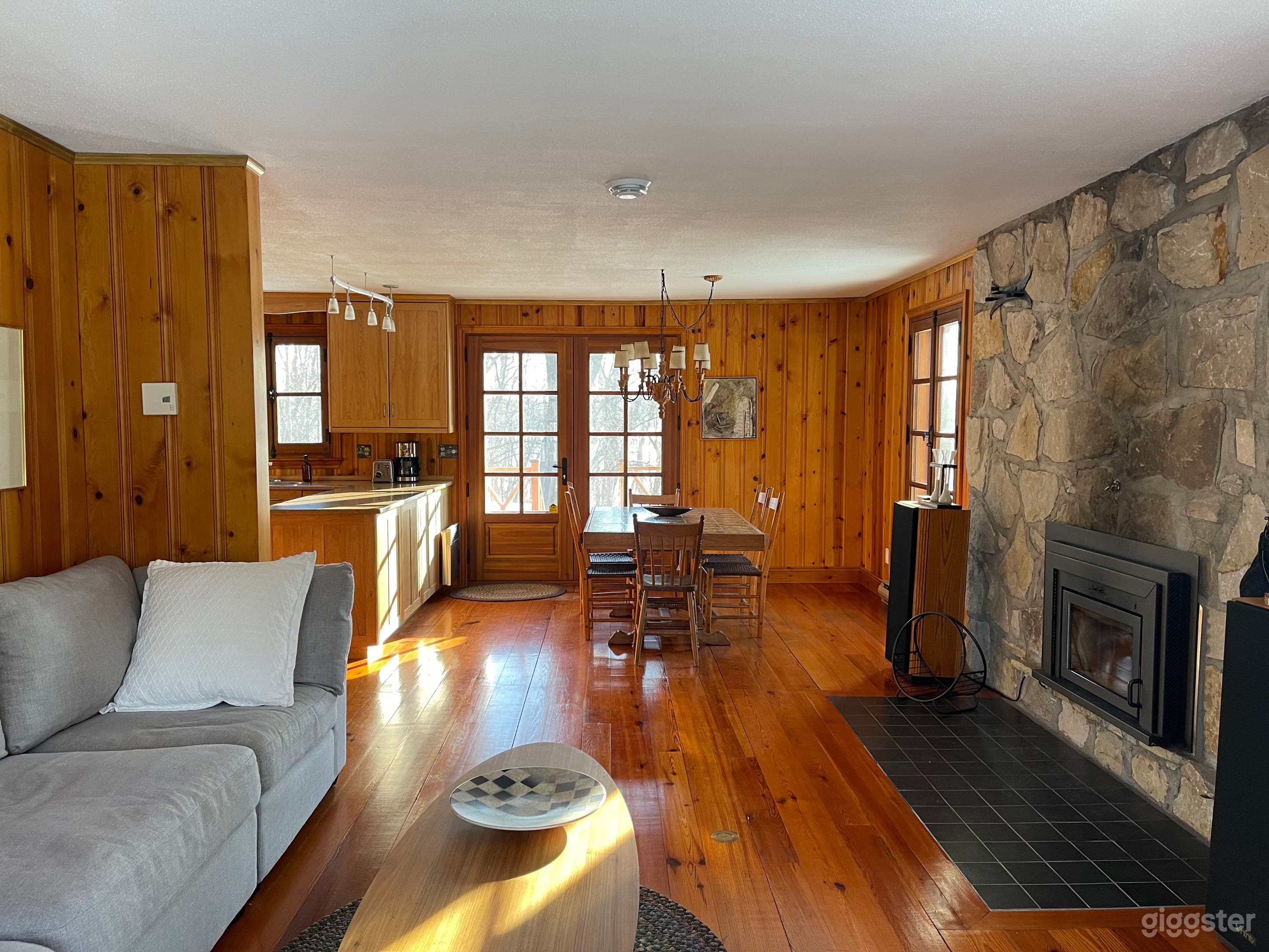 Charming stone country house on large private lot Photo 1