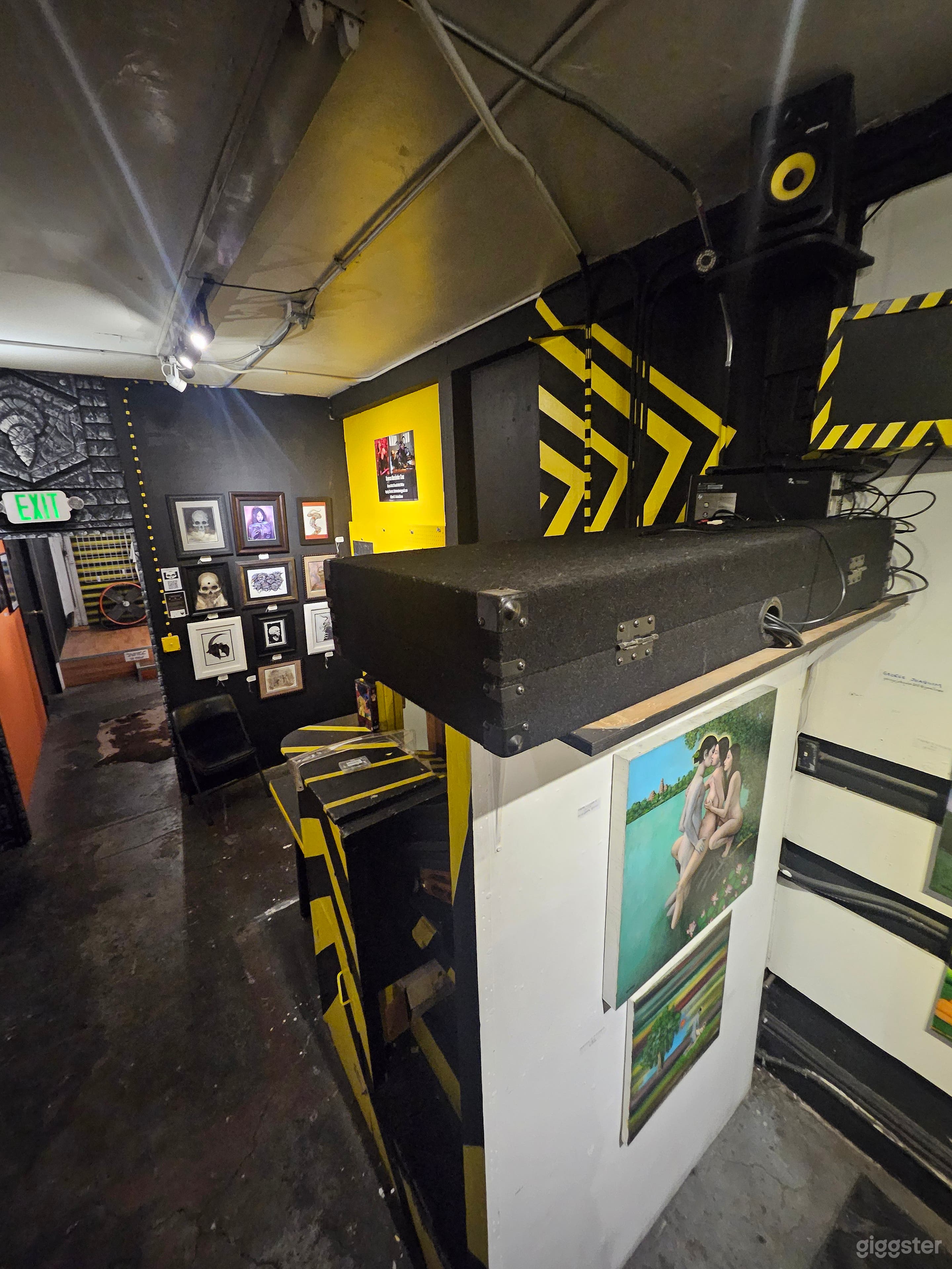 Famous &amp; Unique Art Gallery in the middle of DTLA Photo 4