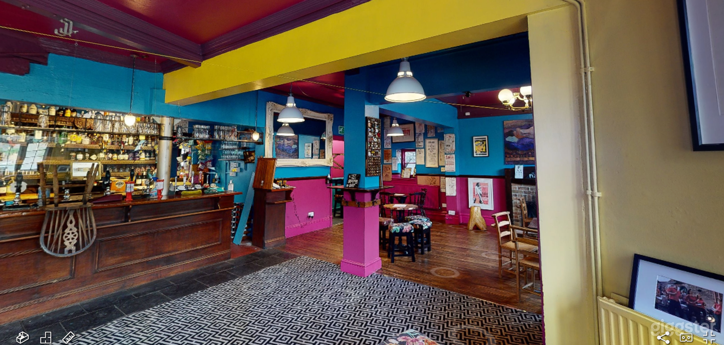 Neighborhood Pub with Live Entertainment Photo 4