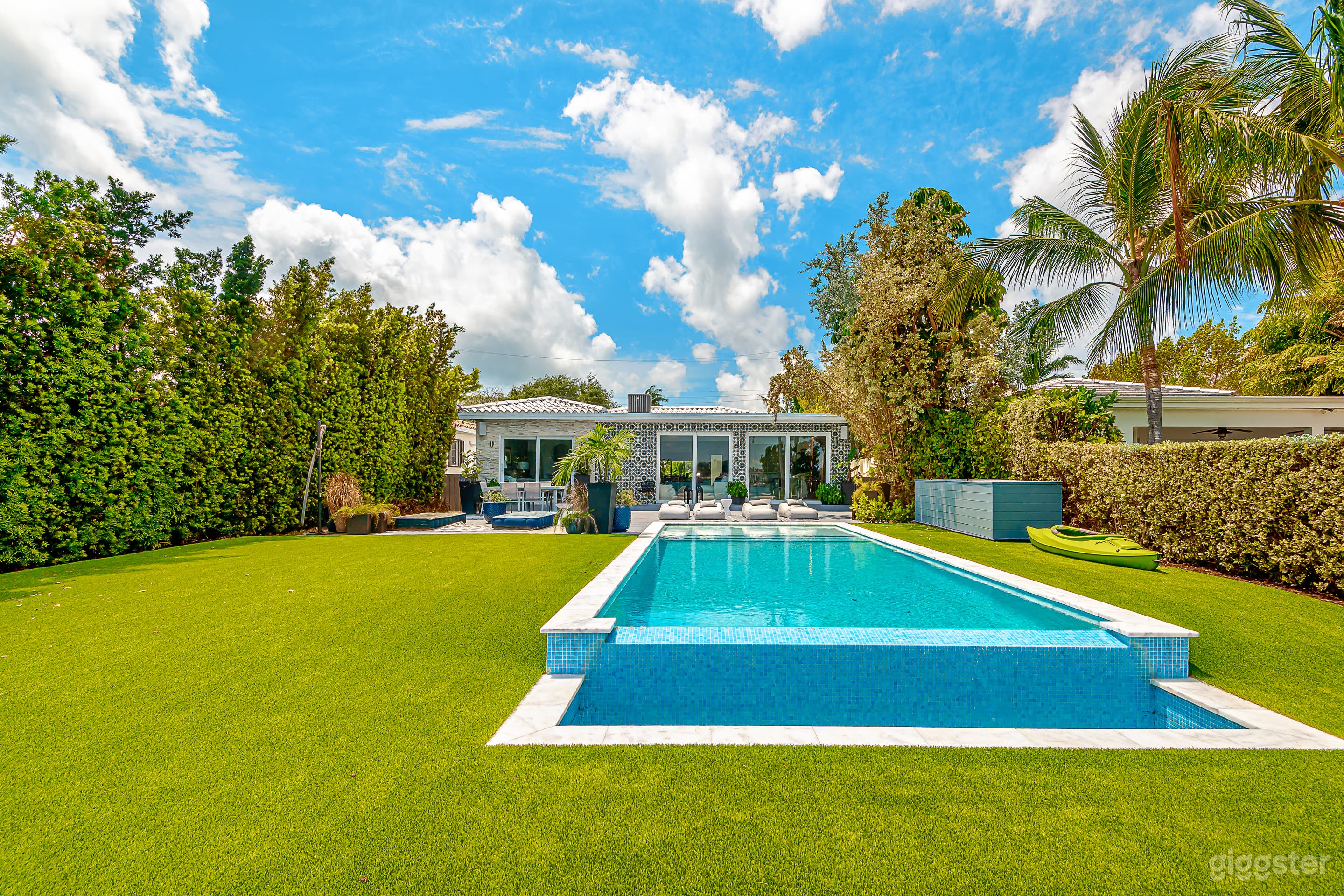 Pool view from the Bay 
