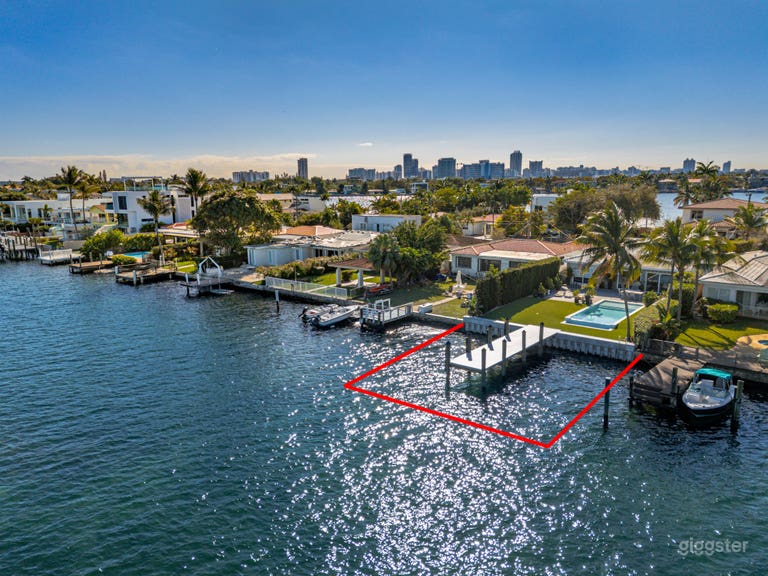  Waterfront Home w/ 40' Dock - Miami Beach Video Photo Studio 
