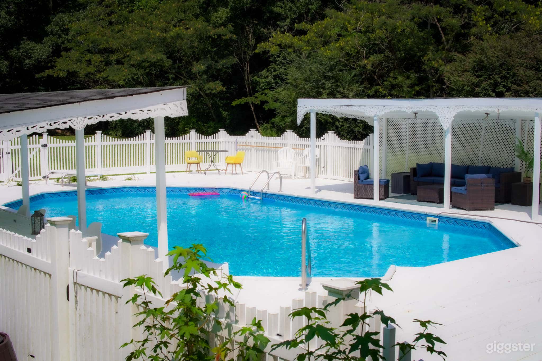 Outdoor Swimming Pool in a Ranch Photo 1