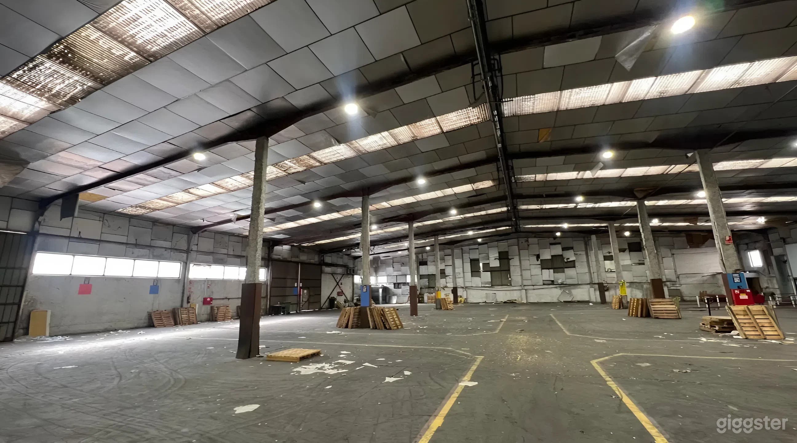 Almacén C2 - Lugar Industrial de 3,000m² con Rampa de Carga Foto 3