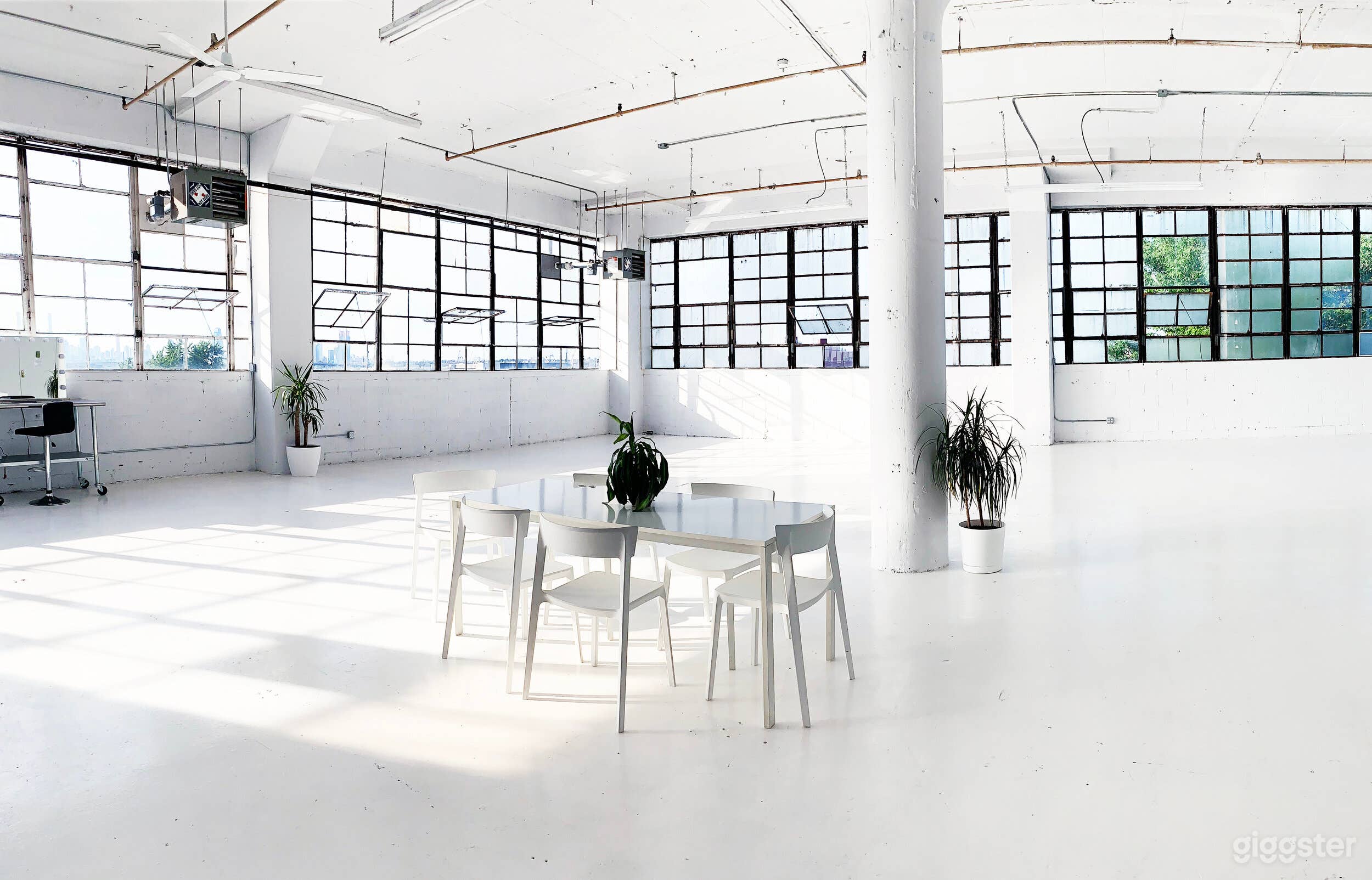 Bright Photo Studio in Brooklyn Photo 1