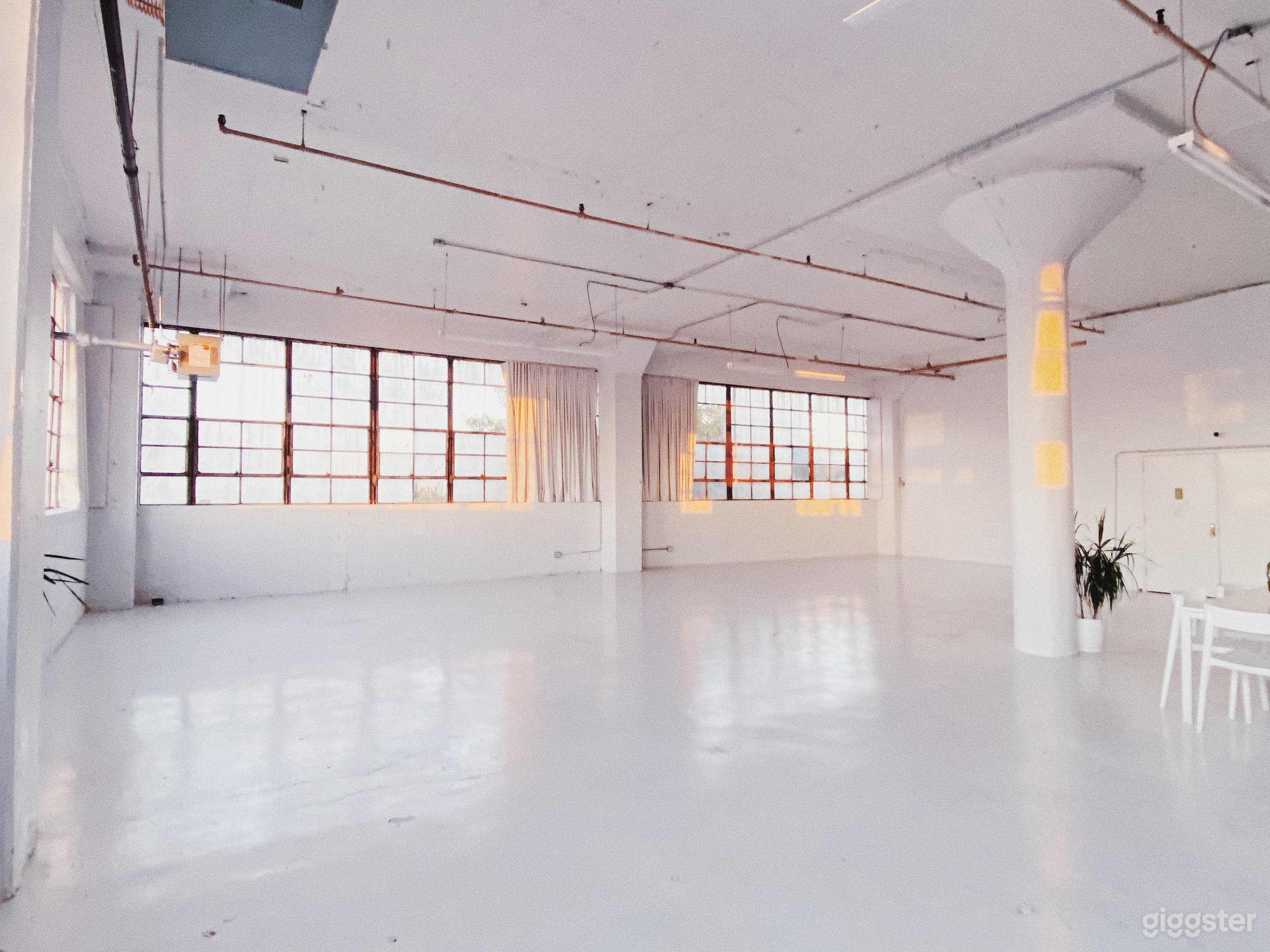 Bright Photo Studio in Brooklyn Photo 2