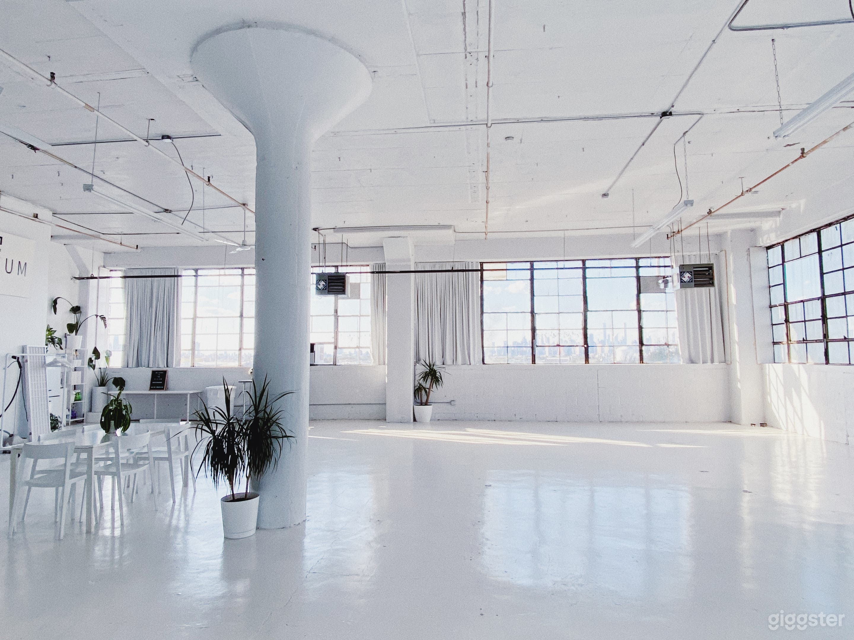 Bright Photo Studio in Brooklyn Photo 3