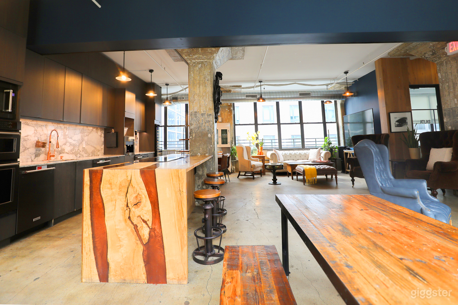 Hidden Rooftop Speakeasy Lounge with NYC Views Photo 1