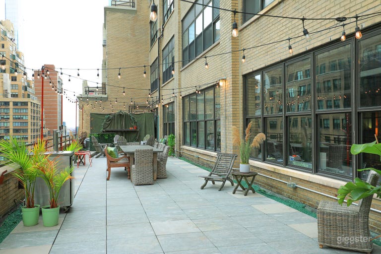  Hidden Rooftop Speakeasy Lounge with NYC Views 