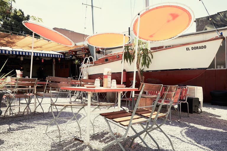  Bistro Style Cafe, Restaurant & Bar 