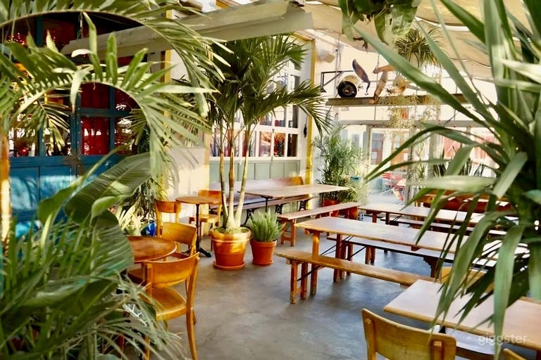  Bistro Style Cafe, Restaurant & Bar 