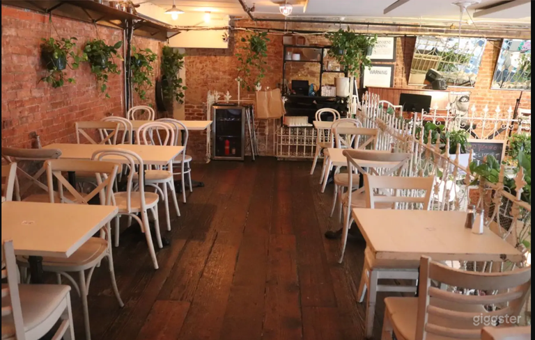  Dynamic Creole Restaurant & Cocktail Bar 