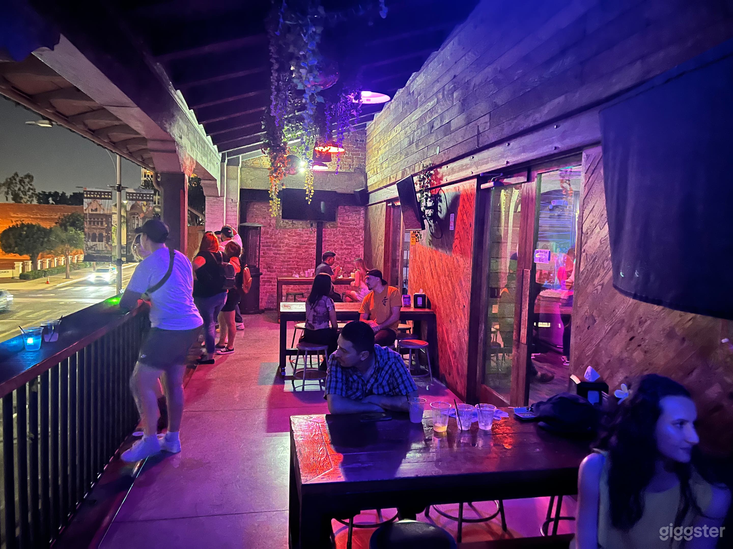 Retro-inspired Arcade and Full Bar Photo 4