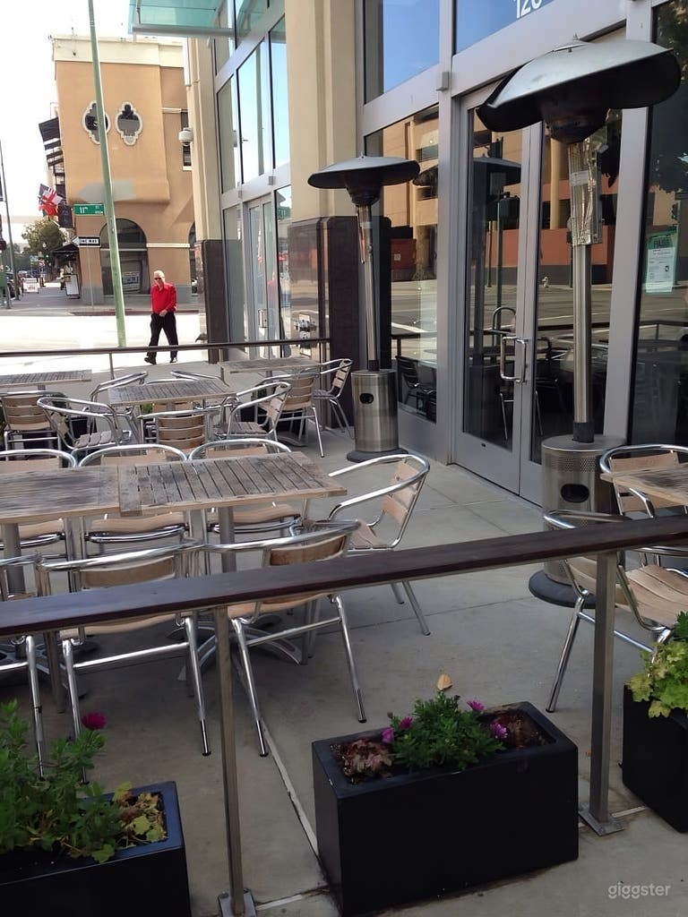  Downtown Oakland Cocktail Bar with Sidewalk Seating 