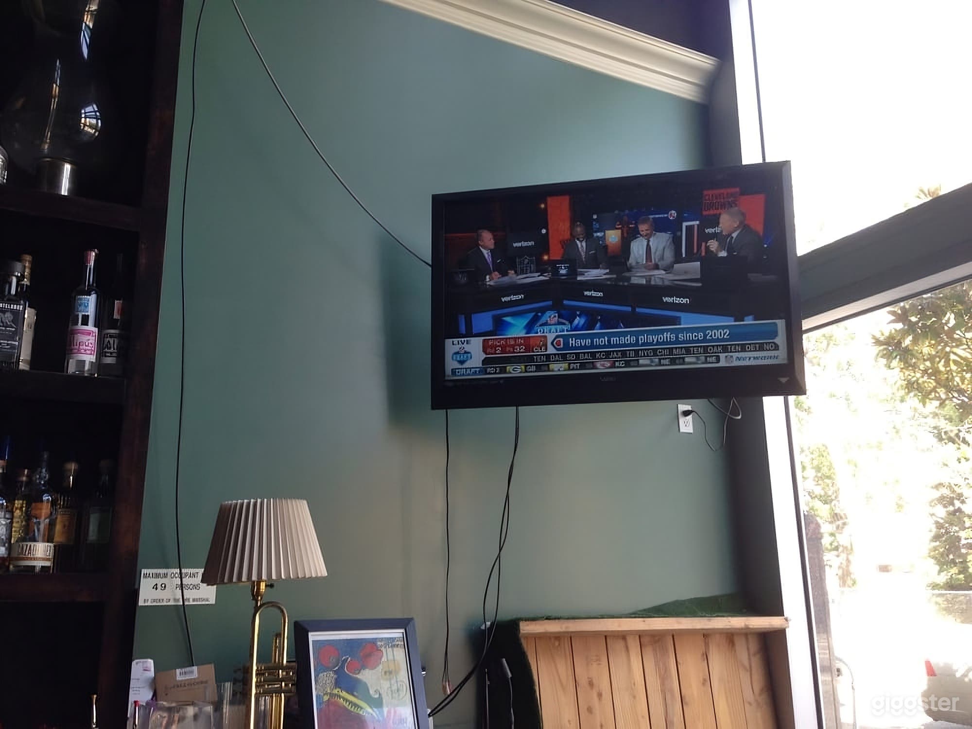 Downtown Oakland Cocktail Bar with Sidewalk Seating Photo 2