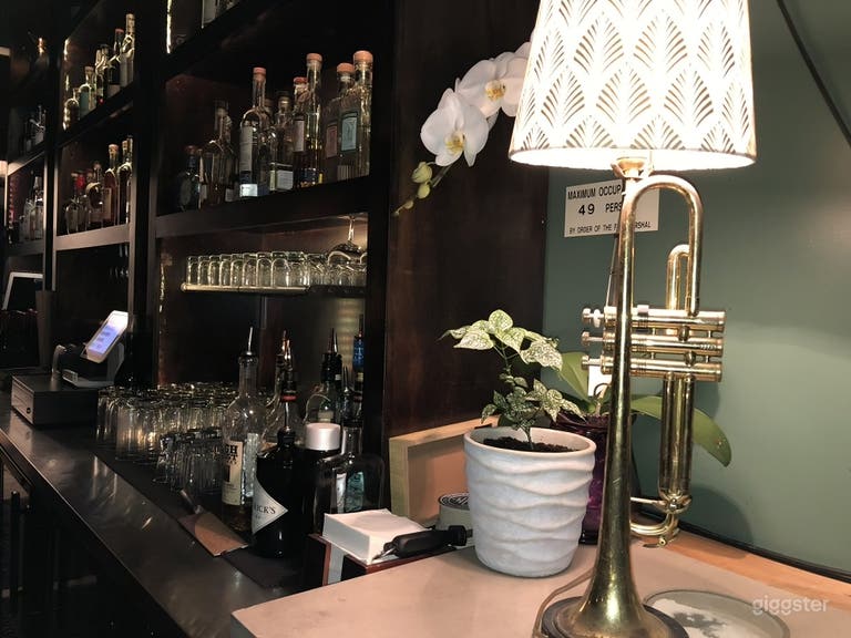  Downtown Oakland Cocktail Bar with Sidewalk Seating 