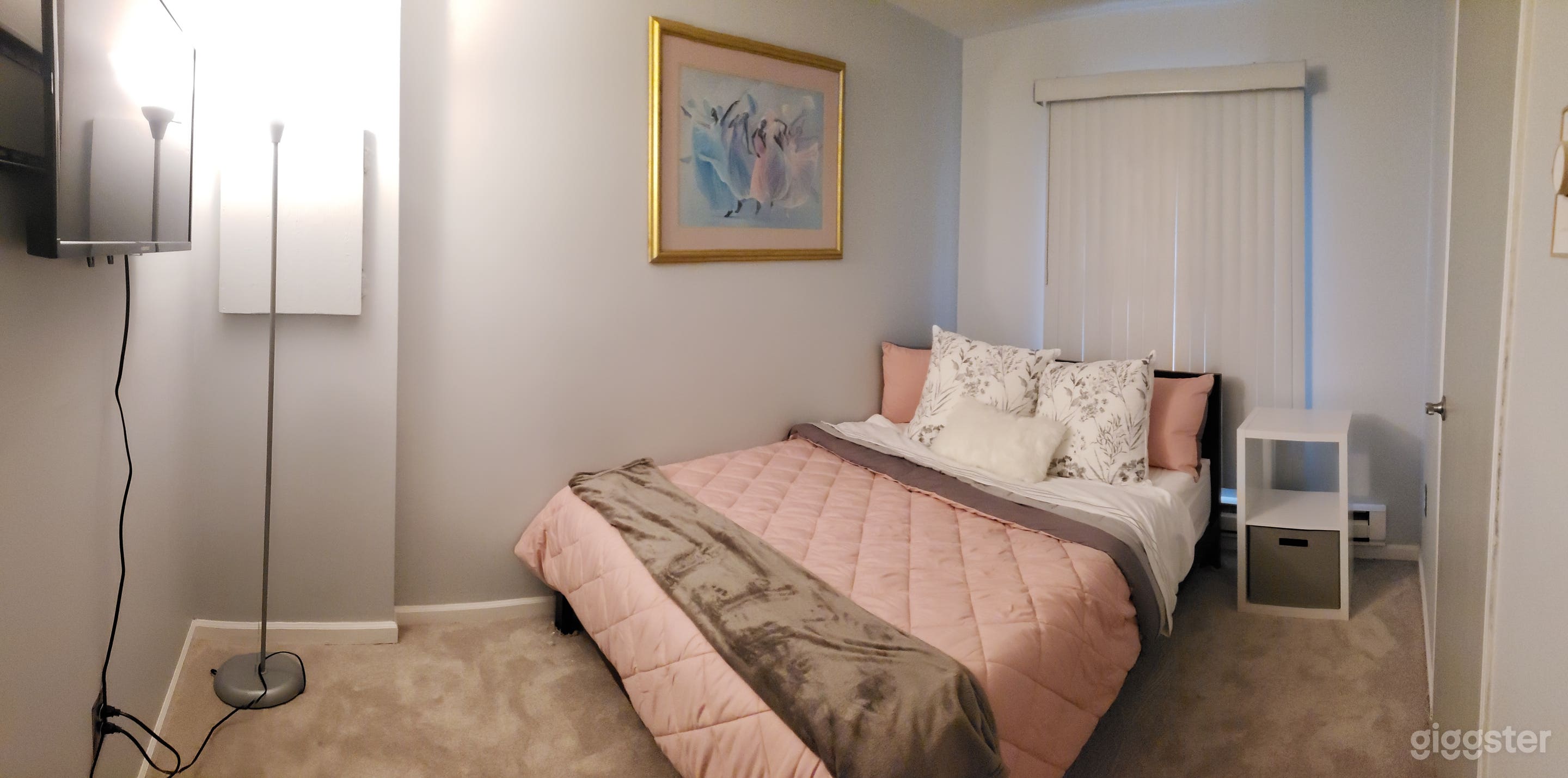 Atlantic City Harbor Home with a minimalist decor Photo 3