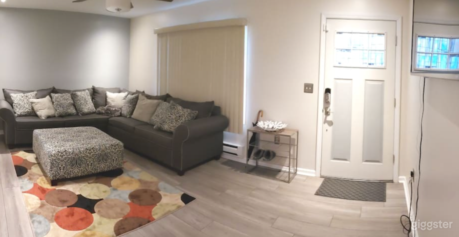 Atlantic City Harbor Home with a minimalist decor Photo 1