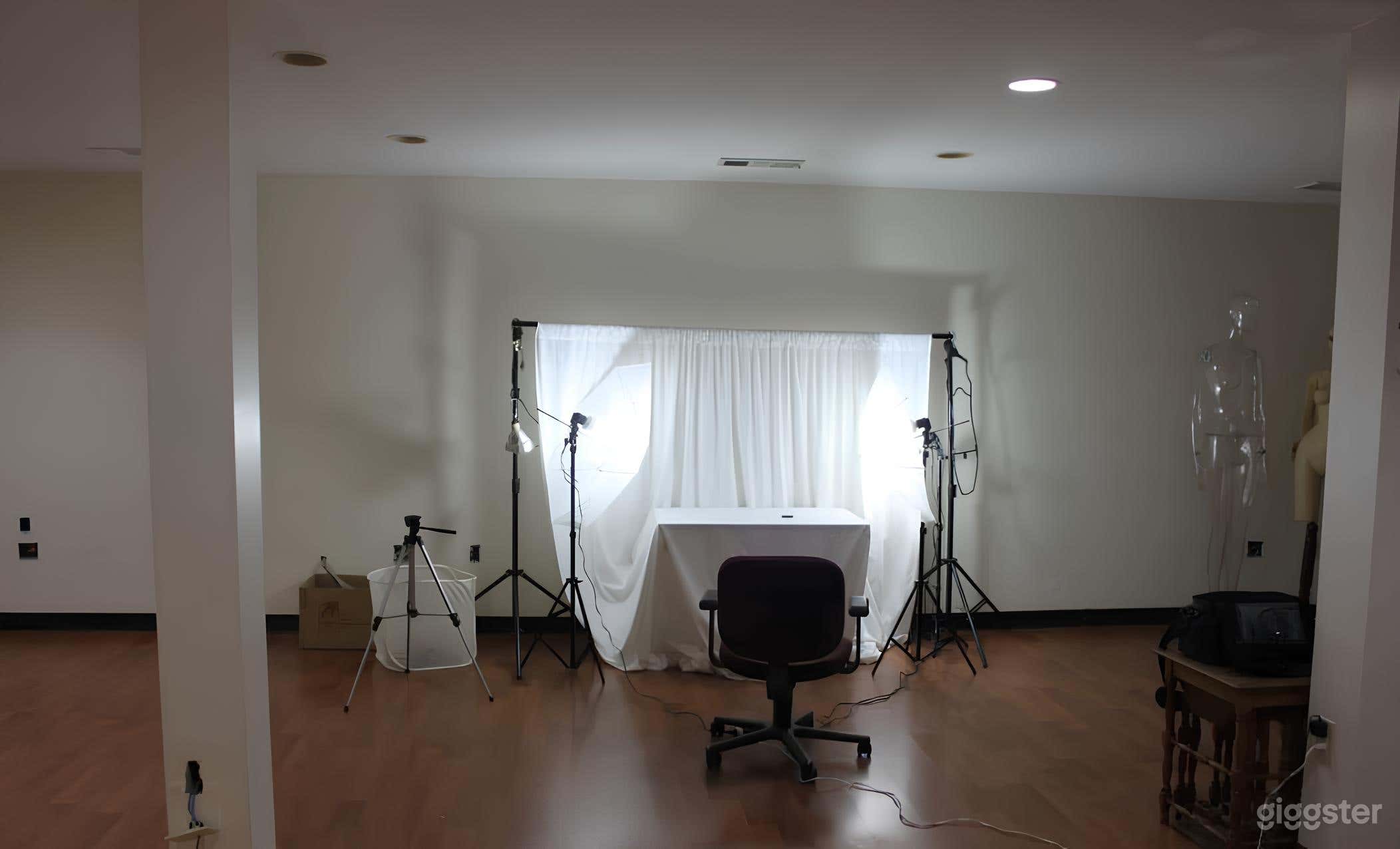 Classic Industrial Office Warehouse Photo 1