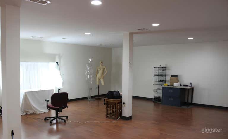  Classic Industrial Office Warehouse 