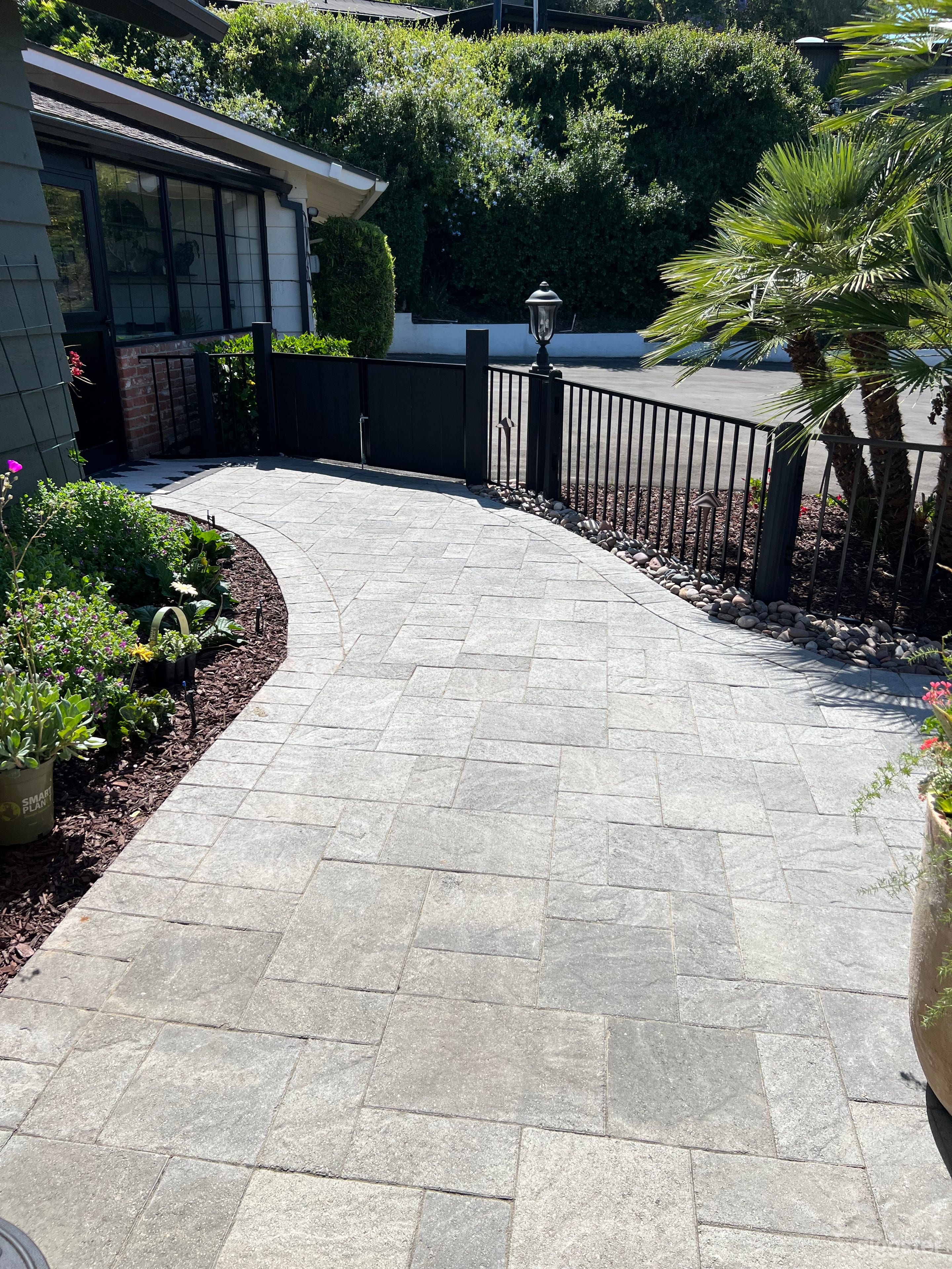 Mid-Century Modern Ranch w/ Panoramic Views Photo 4