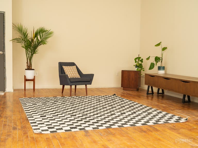  *NOUVEAU* Loft industriel baigné de lumière avec salon moderne 