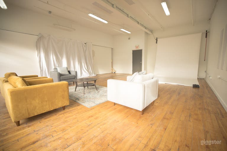  700 sq.ft. Ecommerce Studio – Fully Equipped for Creators 