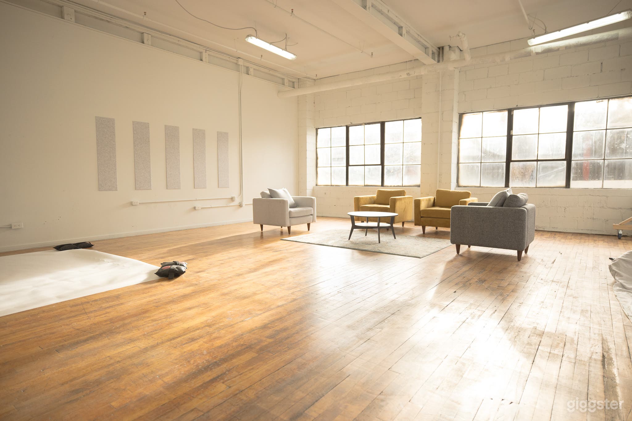 700 sq.ft. Ecommerce Studio – Fully Equipped for Creators Photo 4