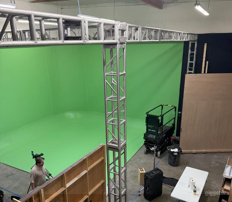  Large Green Screen in the South Bay 