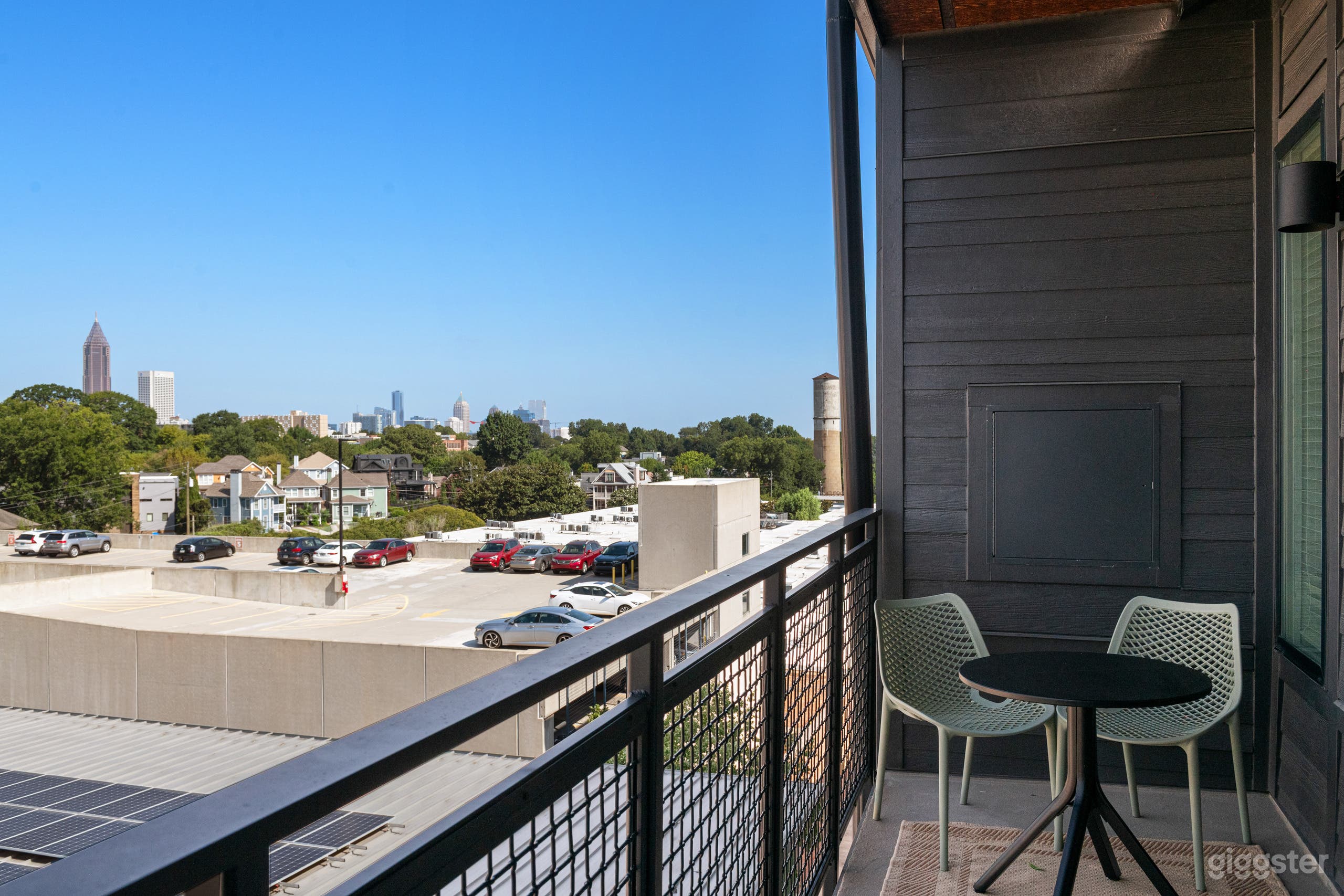 Ruby Junction – Designer Chic Condo with Rooftop Views Photo 4