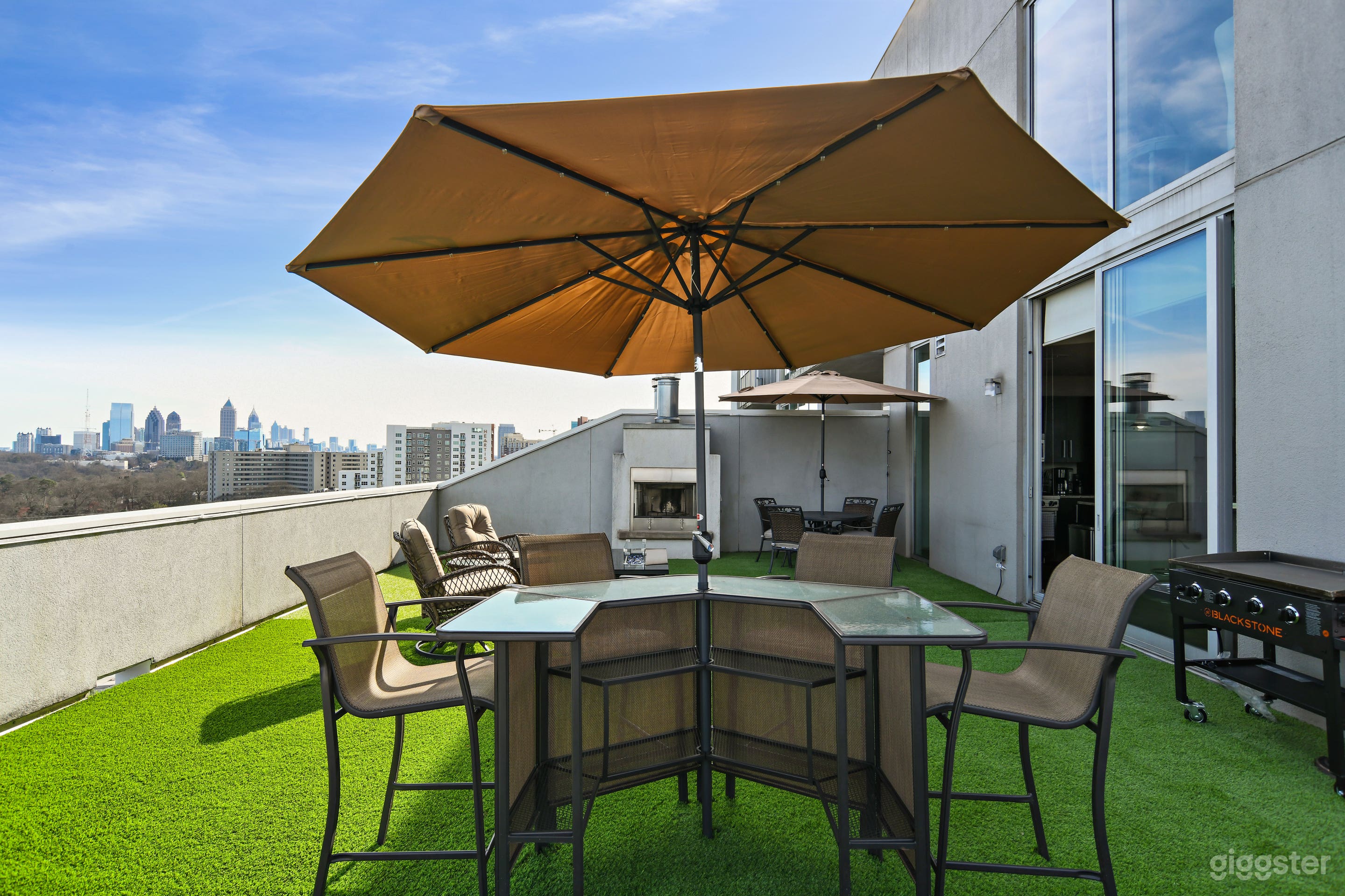 Outdoor Bar and Grill