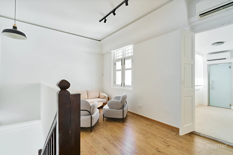  Light-Filled Creative Photography Studio - Level 2 