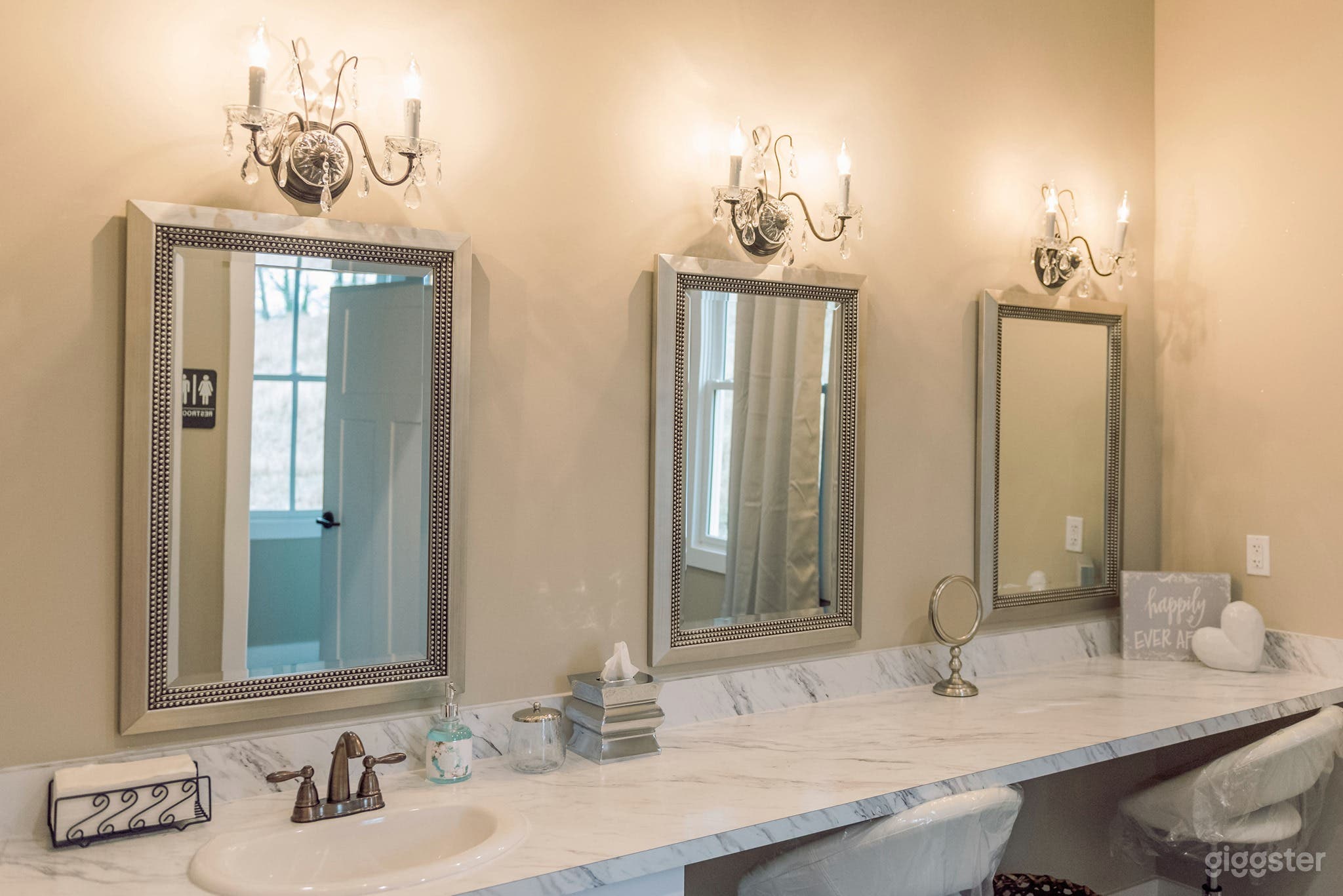 The Bridal Suite Photo 4