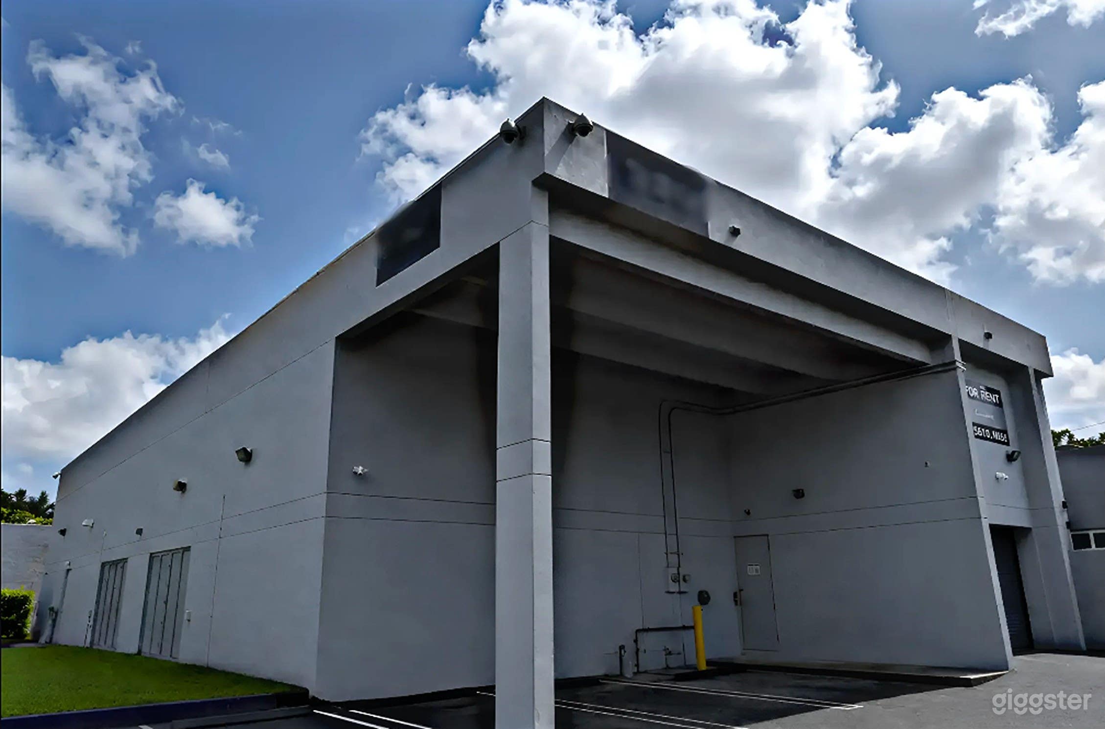 Amazing Wynwood 7000 sq ft property on 21000 sqft lot Photo 1