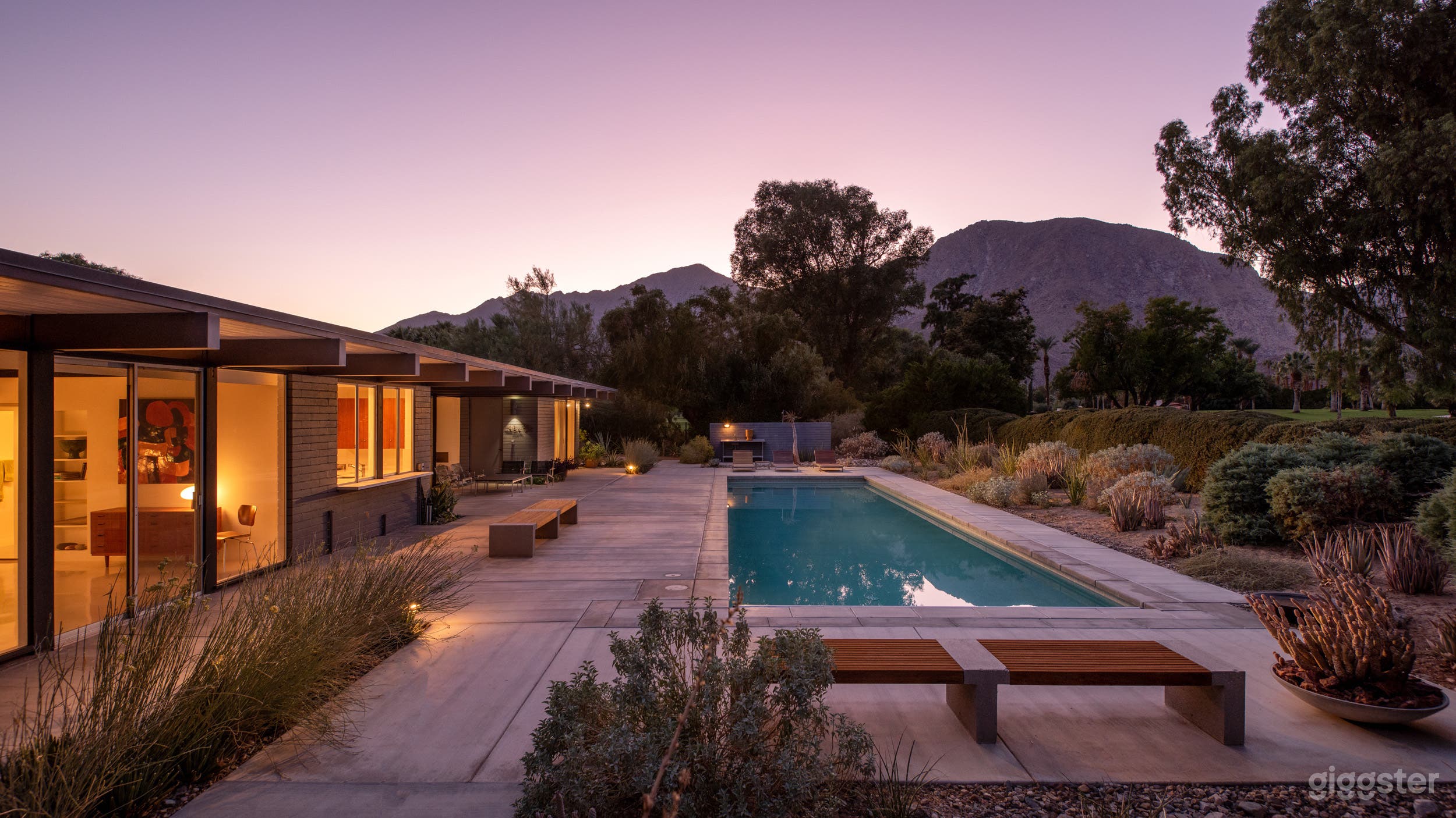 The Milky Way Mid-Century Modern Desert Retreat  Photo 3