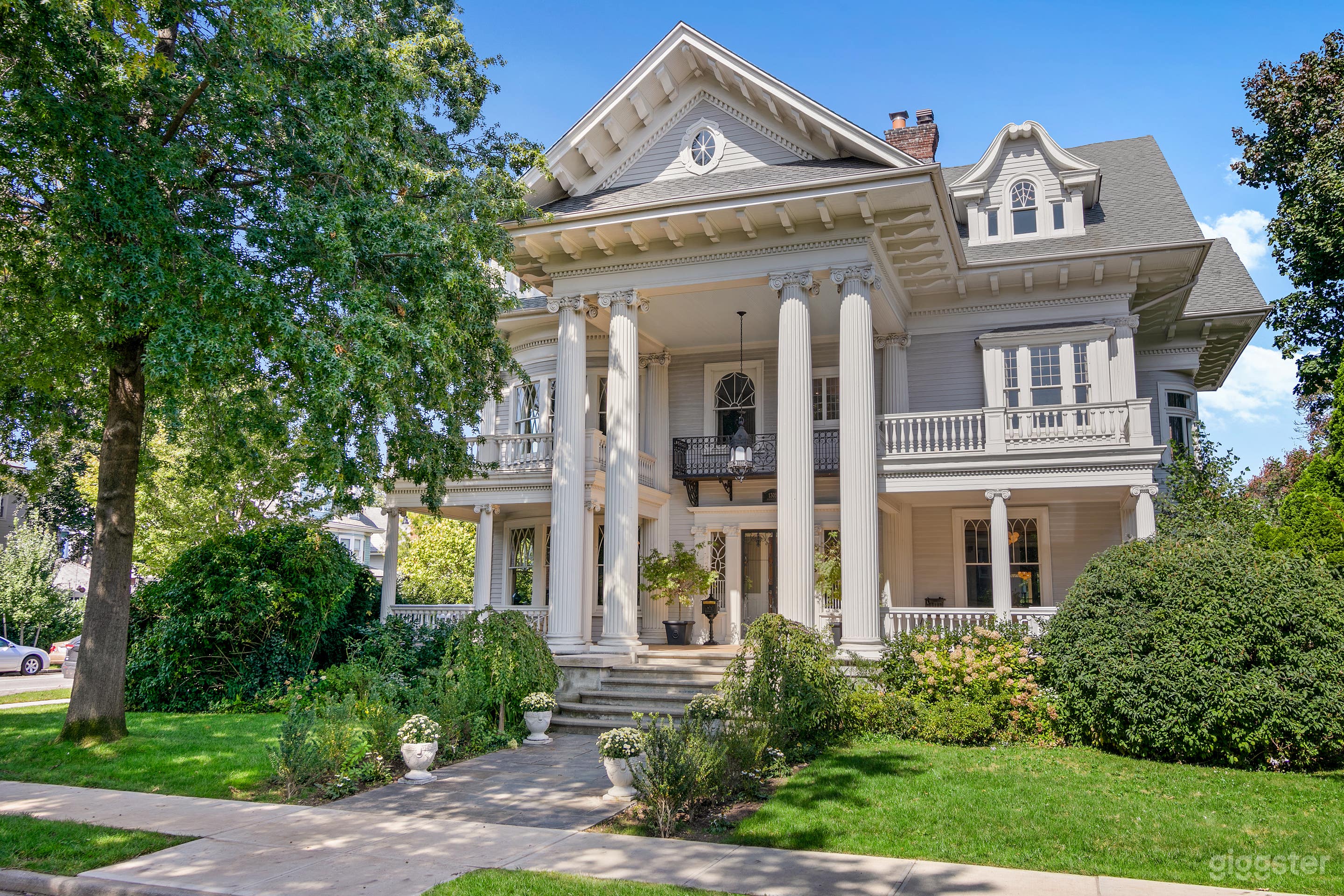 Grand Brooklyn Mansion Photo 1