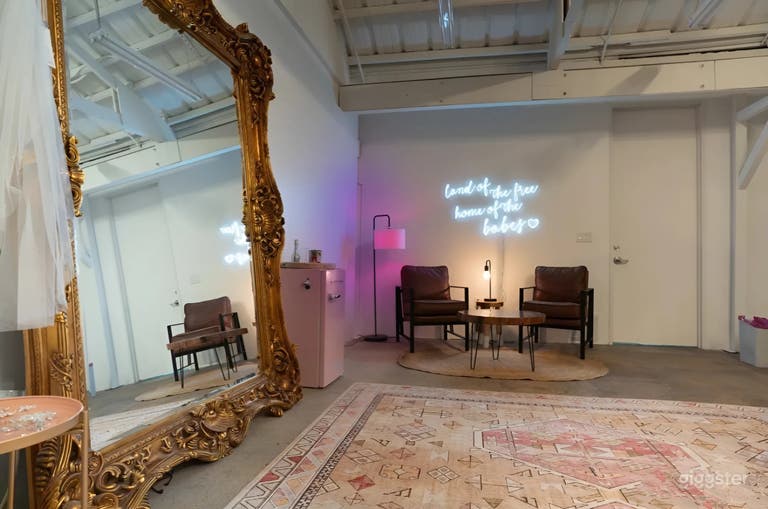  Chic & Girly Studio in Downtown Houston - Perfect for Creatives 