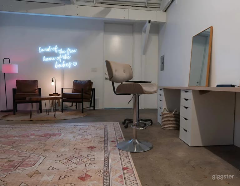  Chic & Girly Studio in Downtown Houston - Perfect for Creatives 