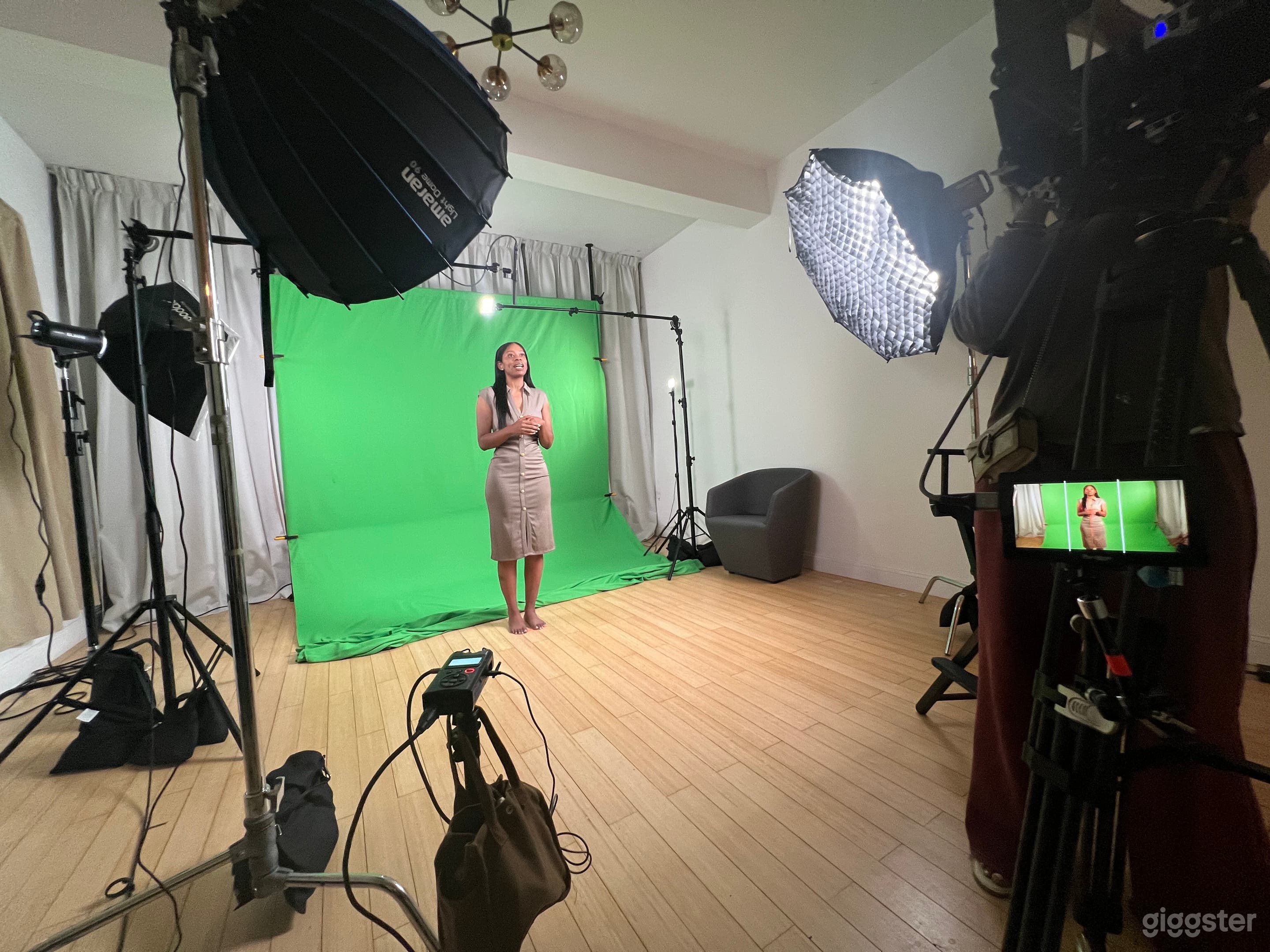 Podcast/Creator Studio-tech + camera first timer offer Photo 3