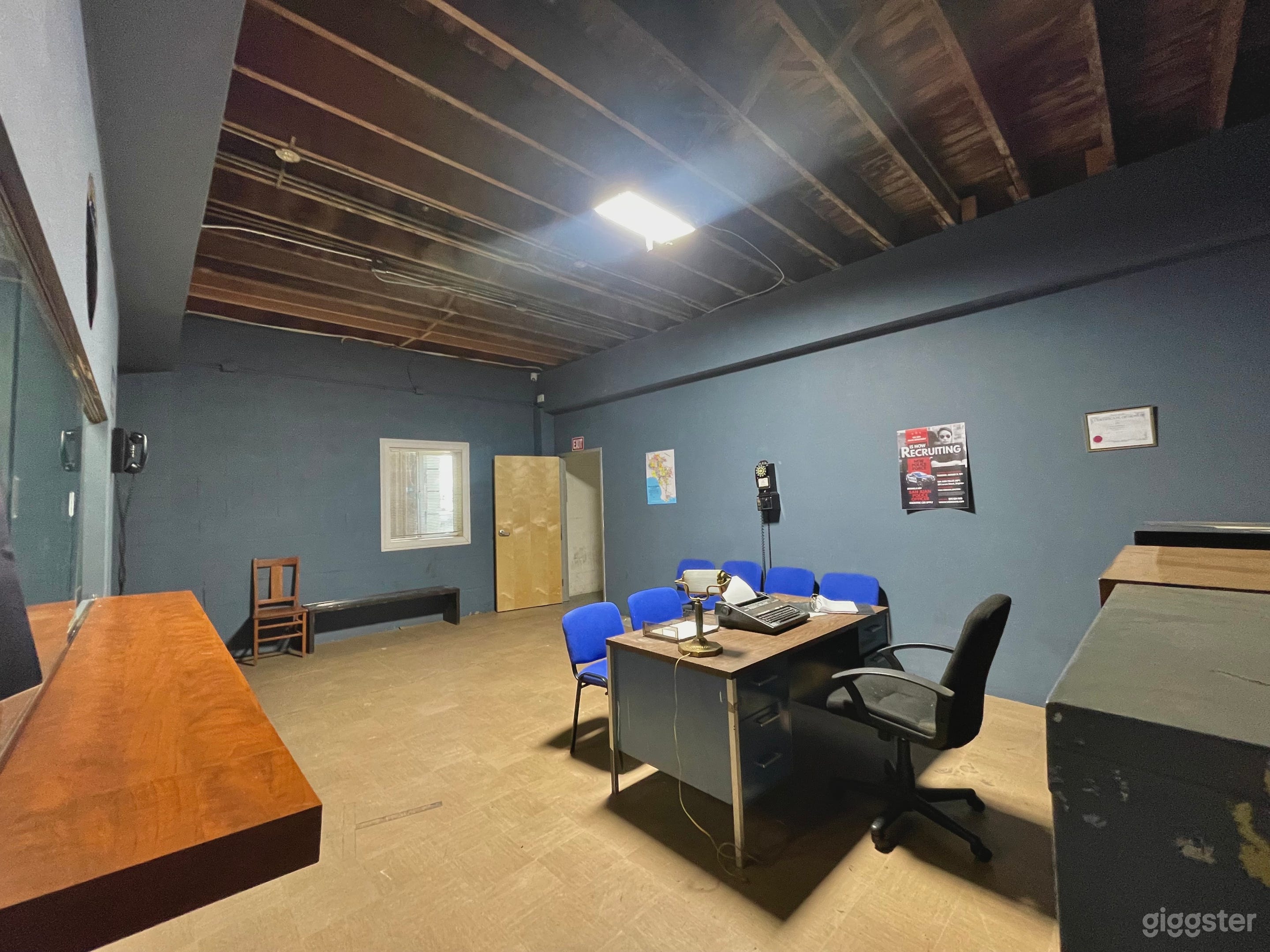 80’s police station receiption