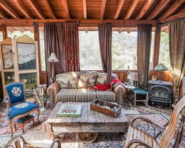  The western style open air parlour room, with dining seating and piano. 