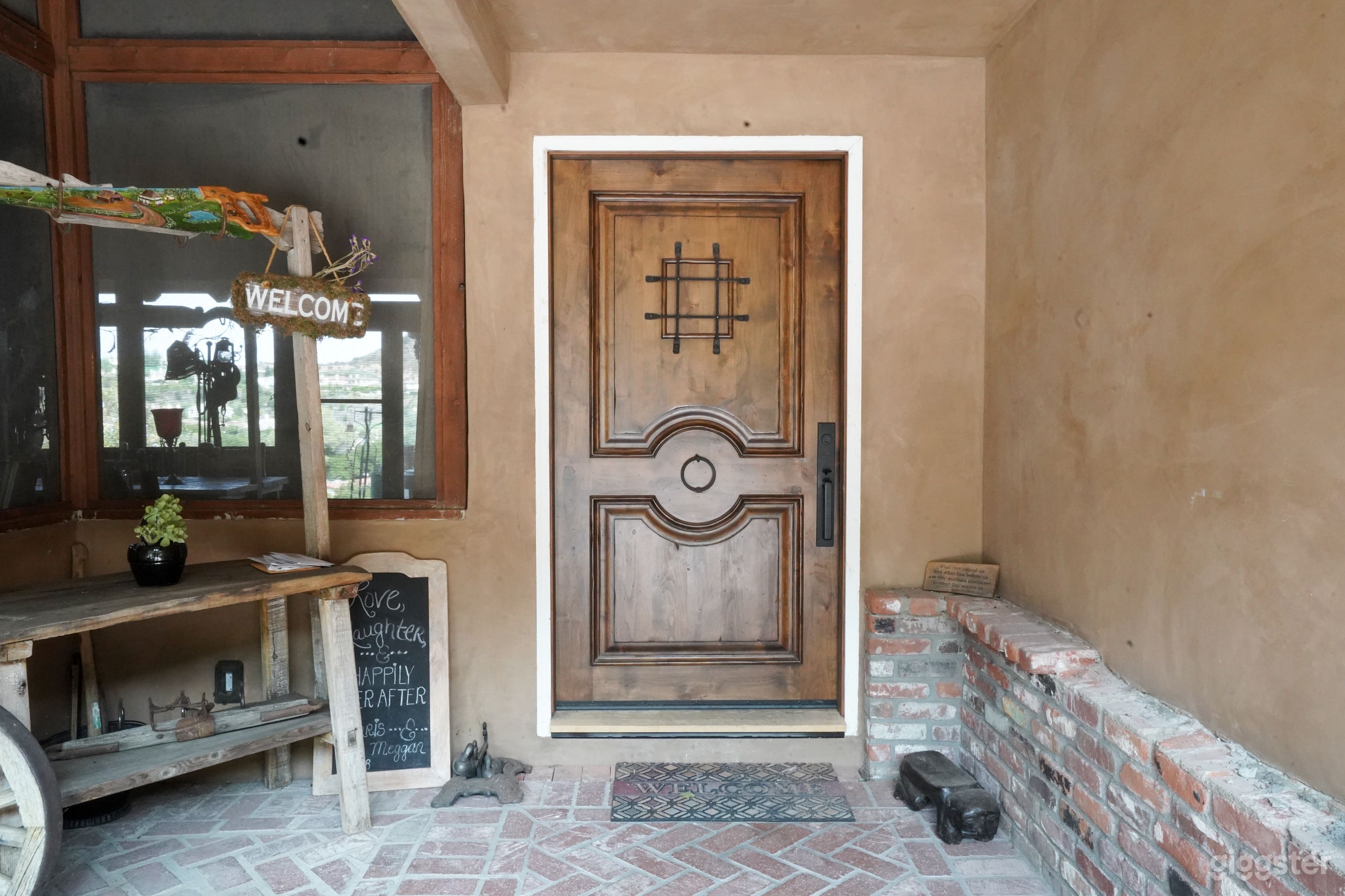 Stunning Secluded Mountain Ranch House Photo 3