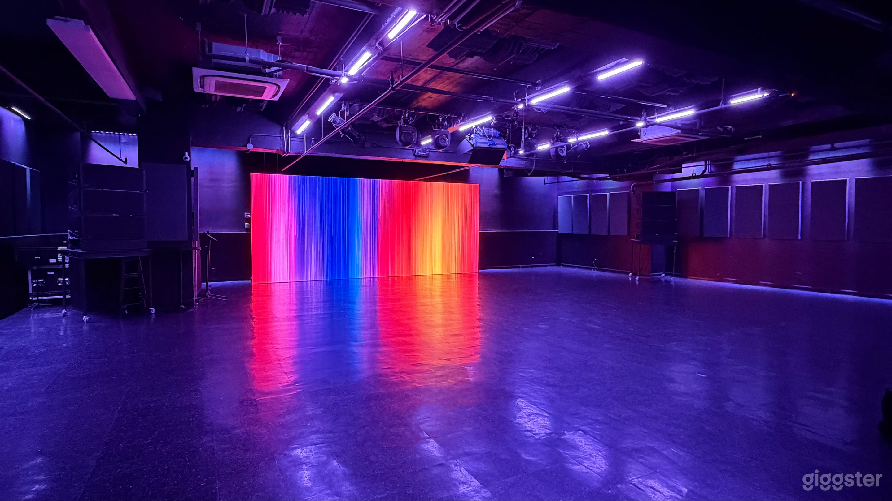 Black Box Studio with LED Wall, Sound & Lighting - Studio 1 Photo 4