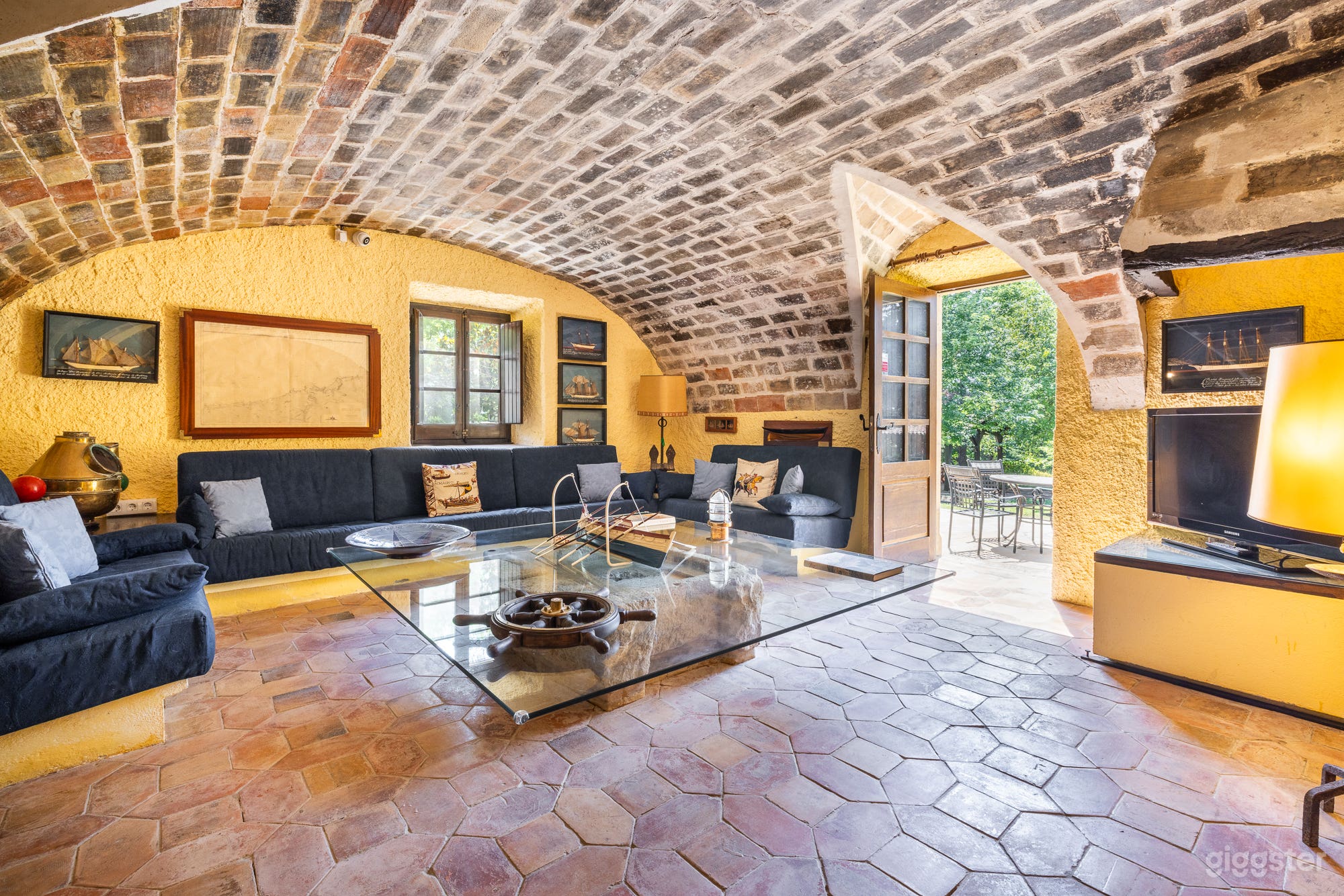 16th century catalan masia with a private forest Photo 2