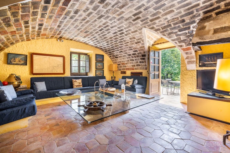  16th century catalan masia with a private forest 