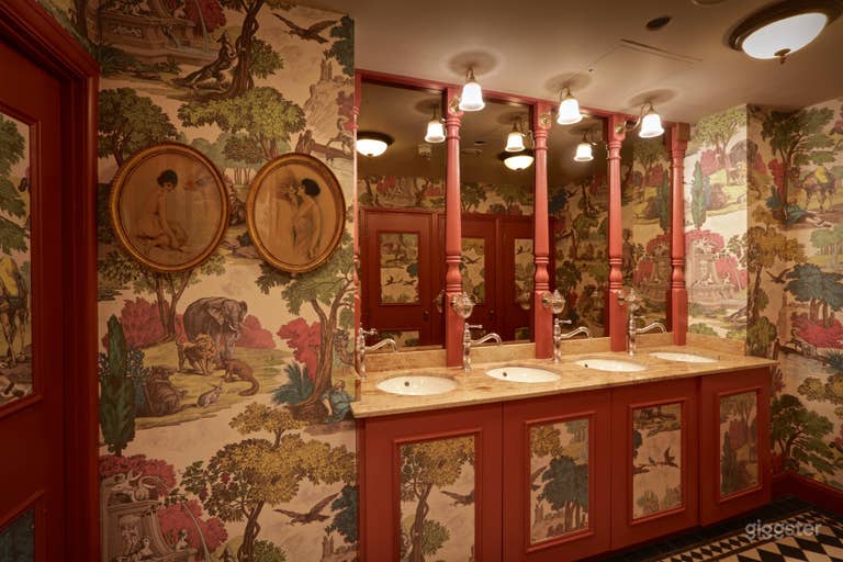  Train Carriage Room with Victorian Locomotive 