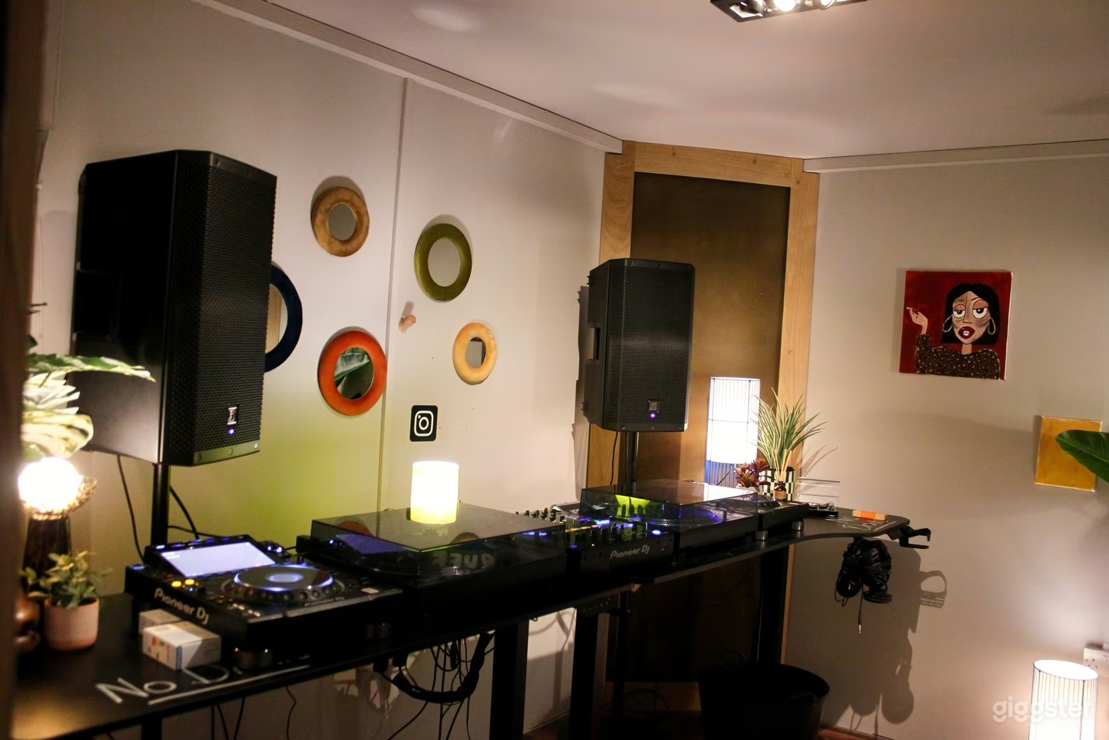 Whole Studio Hire Photo 3