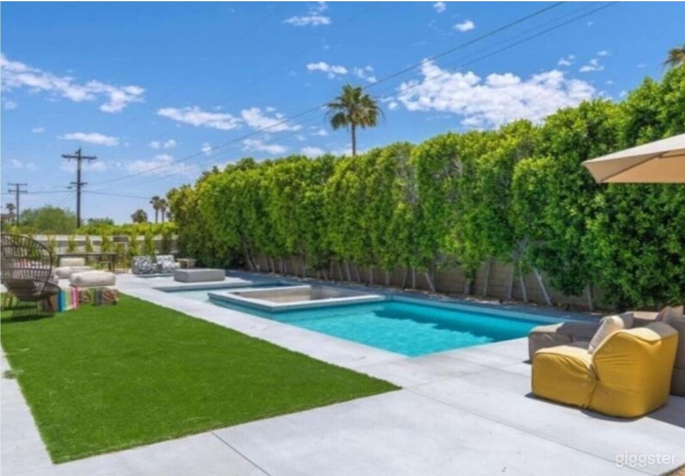 Captivating Pool with Enchanting Views Photo 4